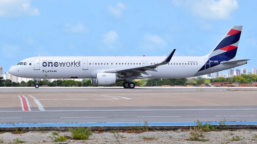 Airbus A321 LATAM oneworld