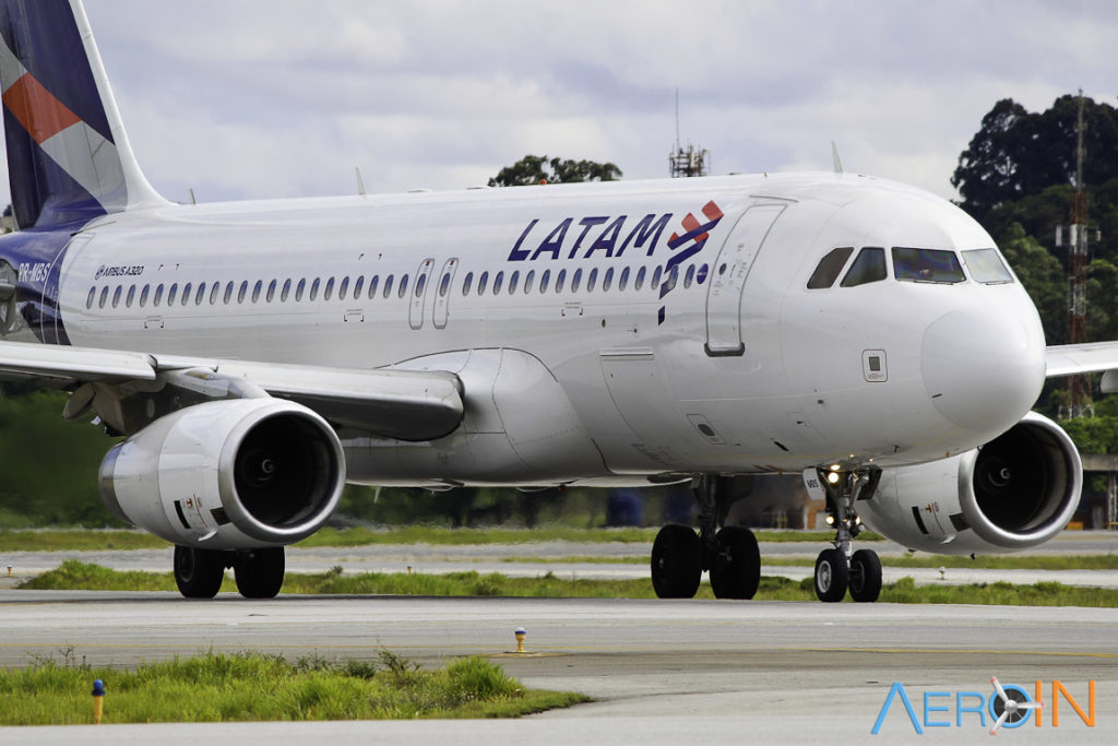 Avião Airbus A320-200 LATAM Airlines