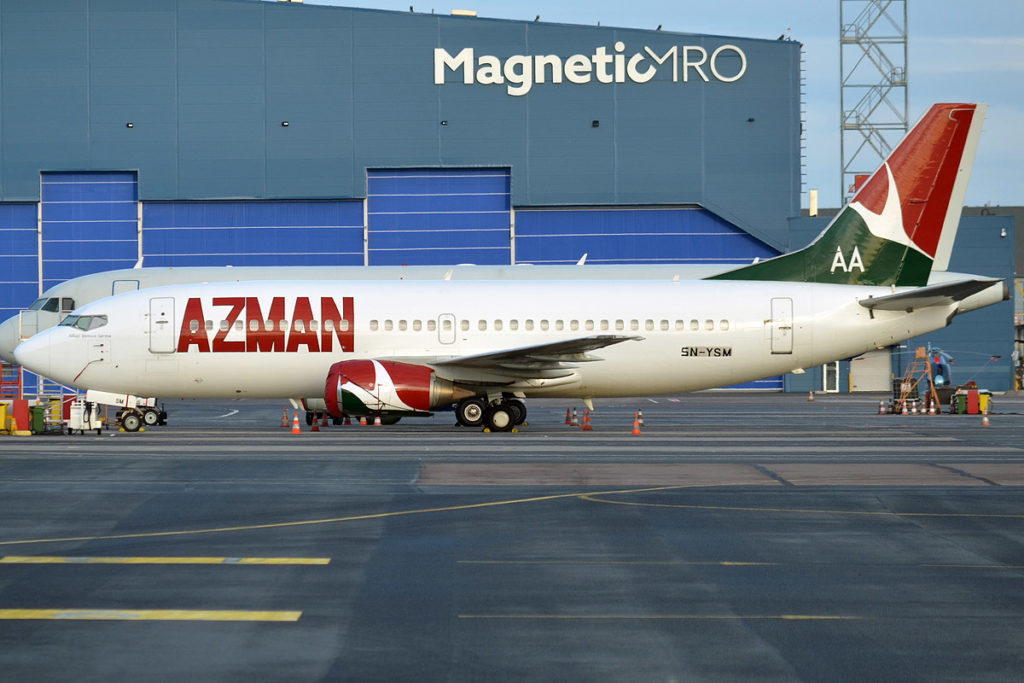 Avião Boeing 737-300 Azman Air