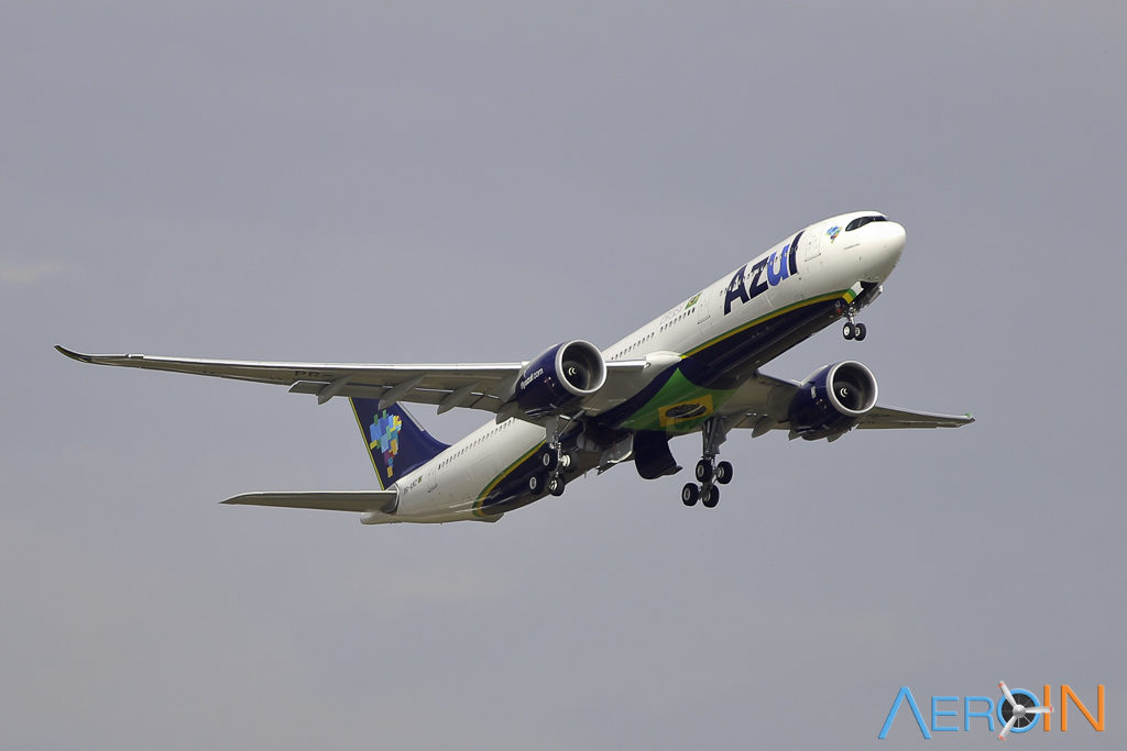 Avião Airbus A330-900 A330neo Azul