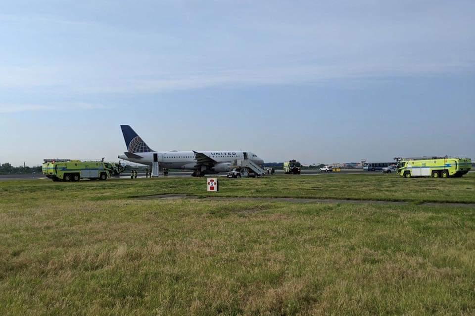 Airbus A319 United Emergência Pneus