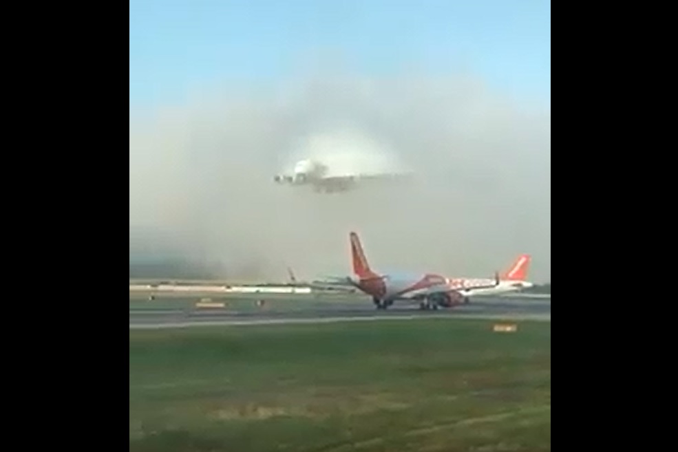 Vídeo A380 aproach fog neblina
