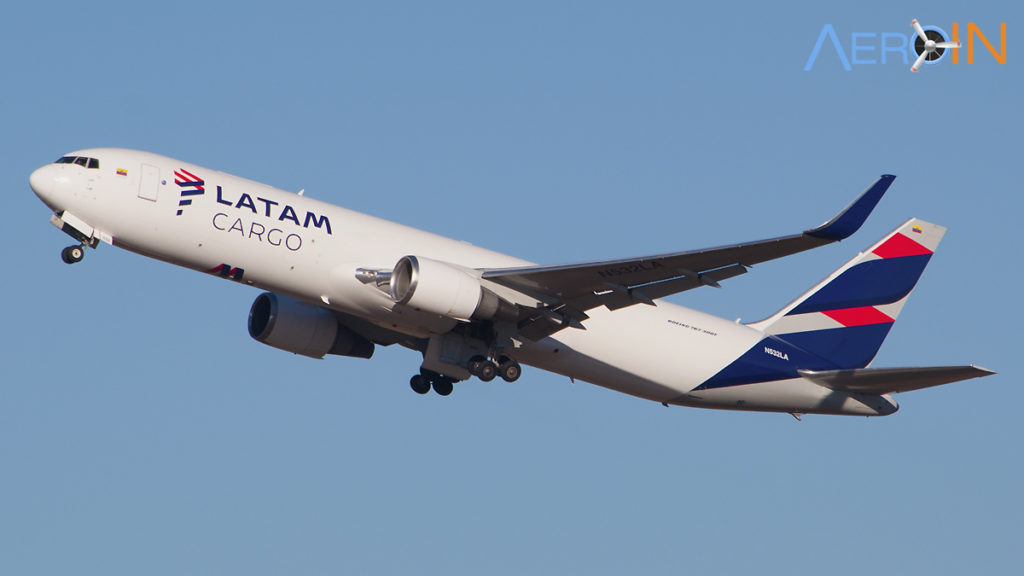 Avião Boeing 767-300 LATAM Cargo