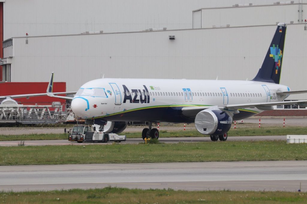 Avião Airbus A321neo Azul estocado