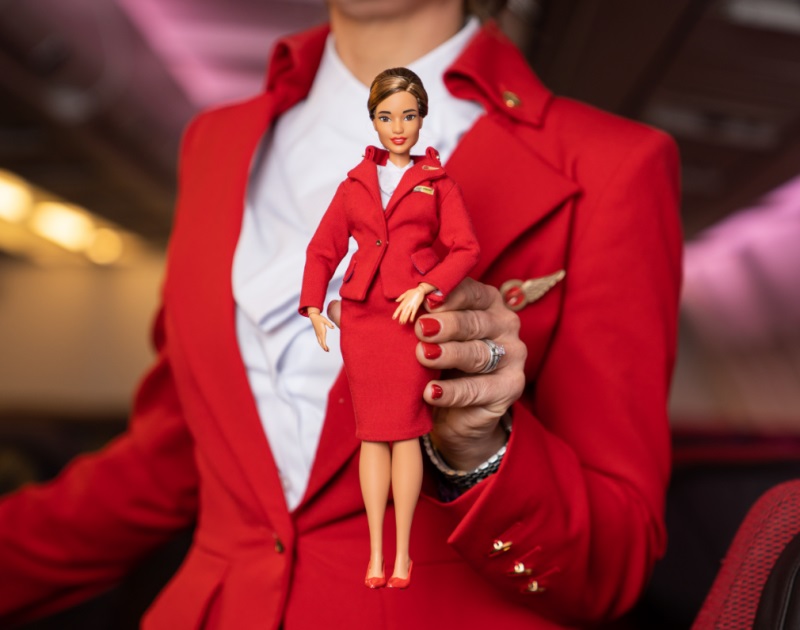 Virgin Atlantic Boneca Barbie Comissária