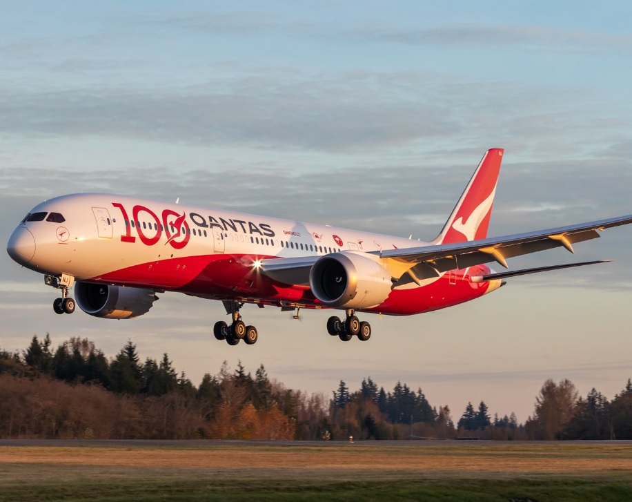 Avião Boeing 787 Qantas 100