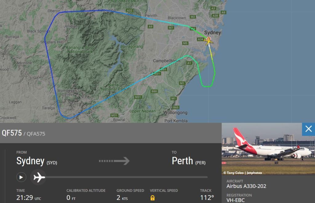 FlightRadar24 voo QF575 Qantas Sydney