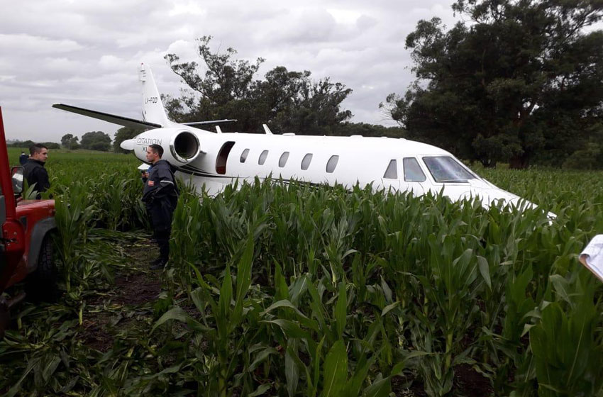 Pouso Emergência Milharal Cessna Excel Argentina