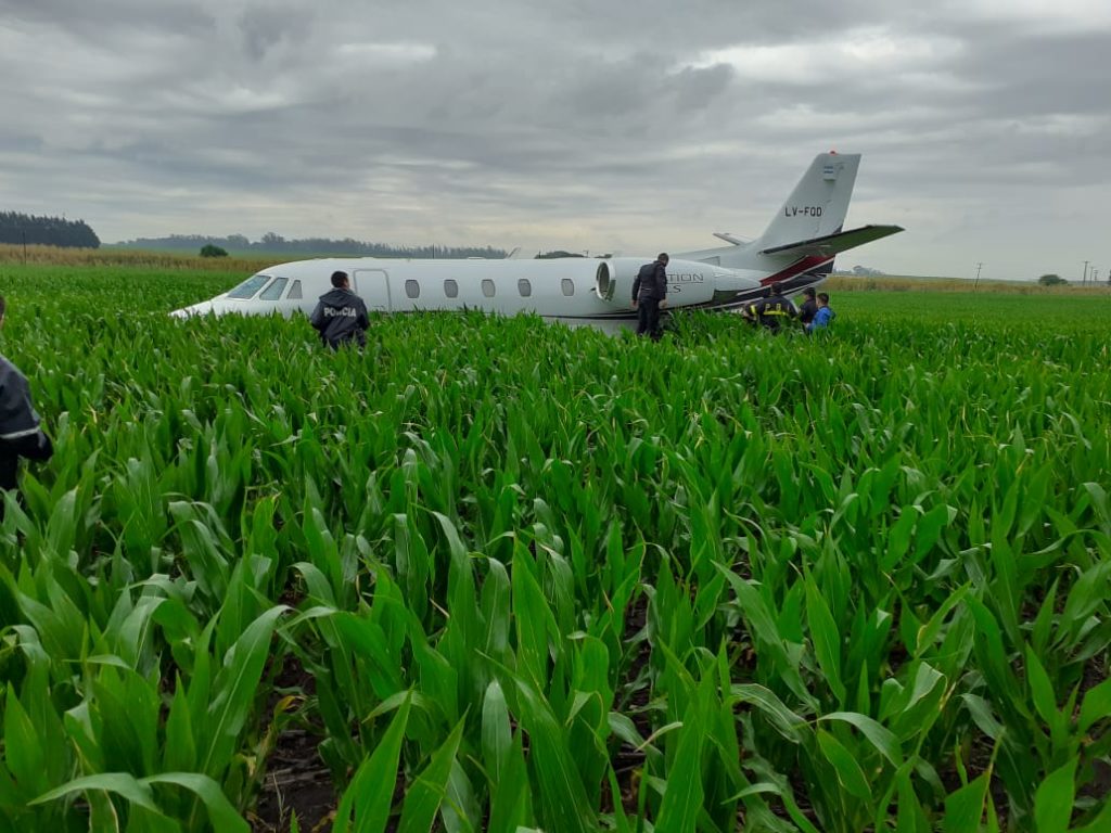 Pouso Emergência Milharal Cessna Excel Argentina