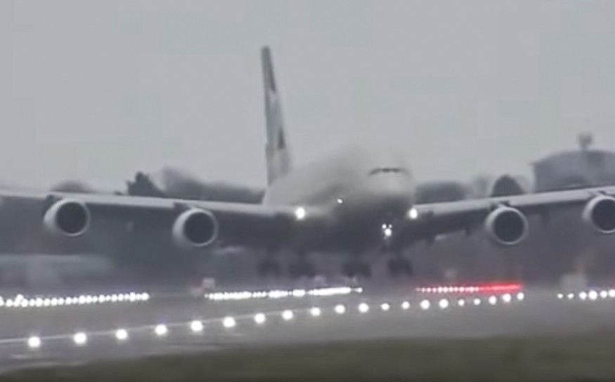 A380 Etihad Vídeo Vento Través London