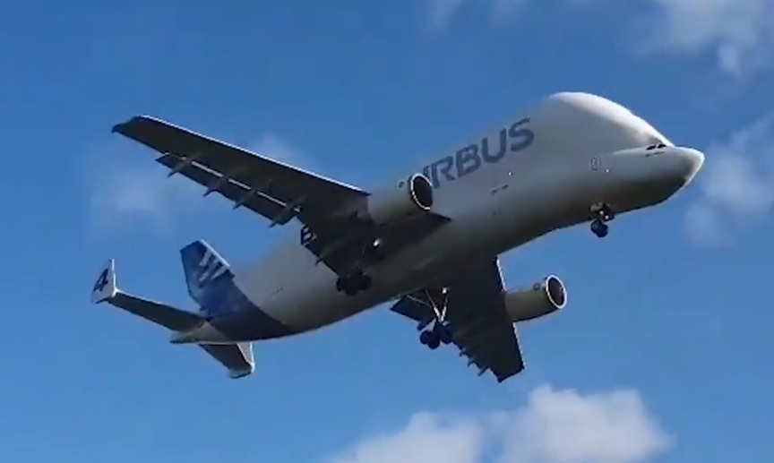 Avião Airbus A300-608ST Beluga Vídeo Arremetida