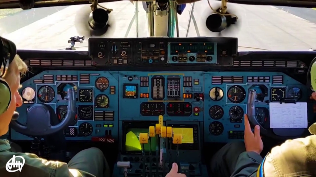 Antonov AN-225 painel cockpit
