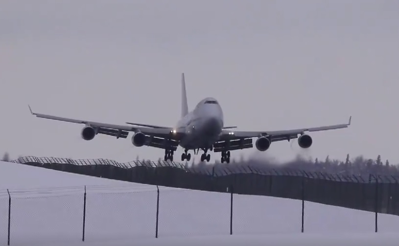Boeing 747 Kalitta Video Pouso Neve