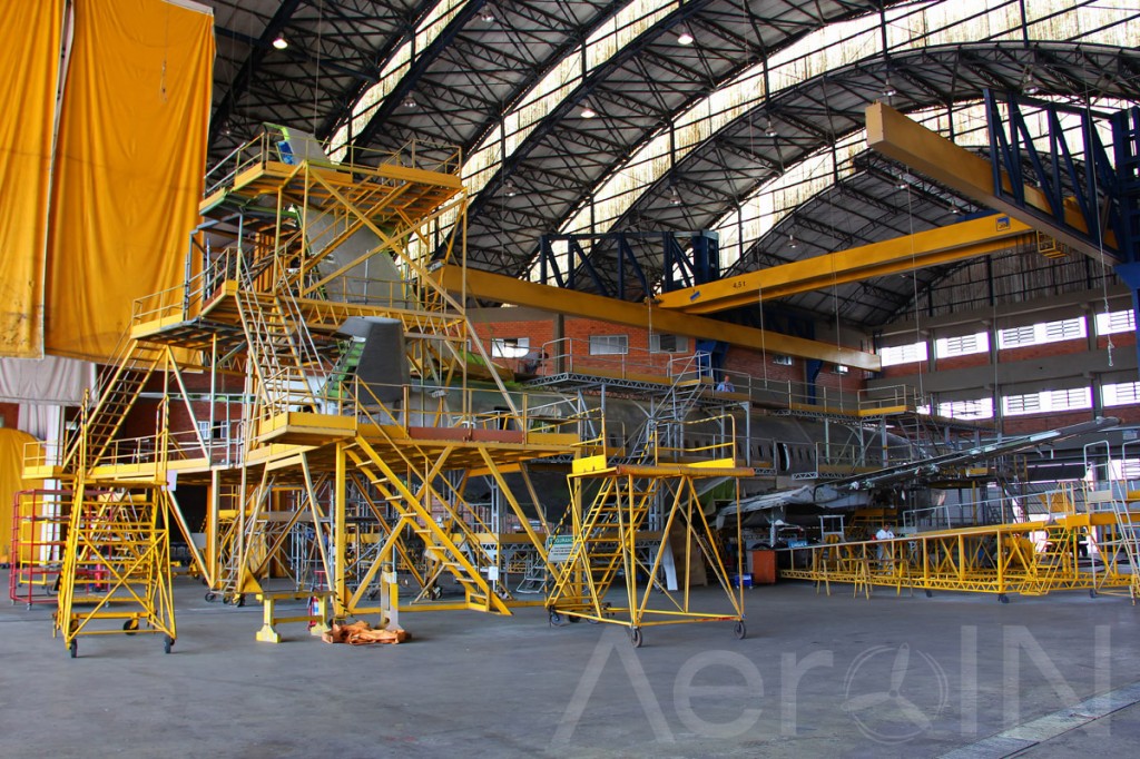 O hangar 4 é o maior da base e tem capacidade para um widebody e dois narrow bodies.
