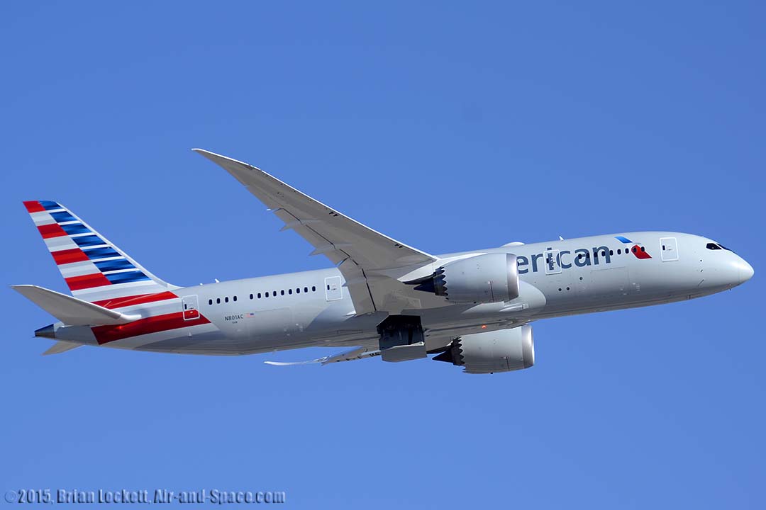 20150309 PHX_BL32365 787-823 N801AC American right side take-off l