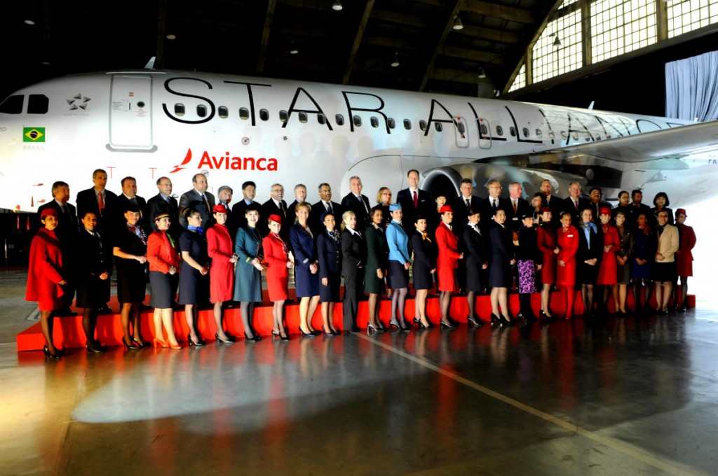 Aeromoças e diretores das companhias integradas à Star Alliance (1)