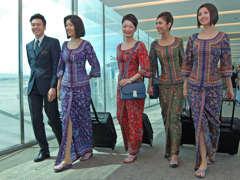 Singapore_Airlines_Crew_Uniform_Colours_3_Crop