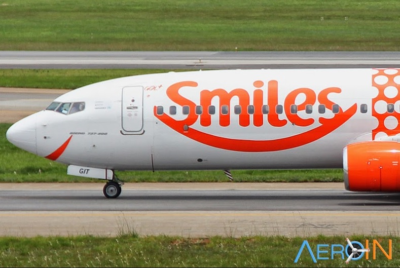 Avião Boeing 737 Gol Smiles