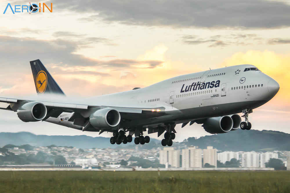 Avião Boeing 747-8 Lufthansa Voo Internacional