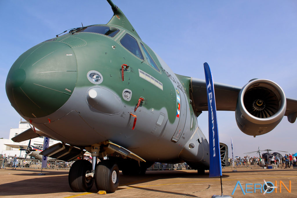 Avião Embraer KC-390