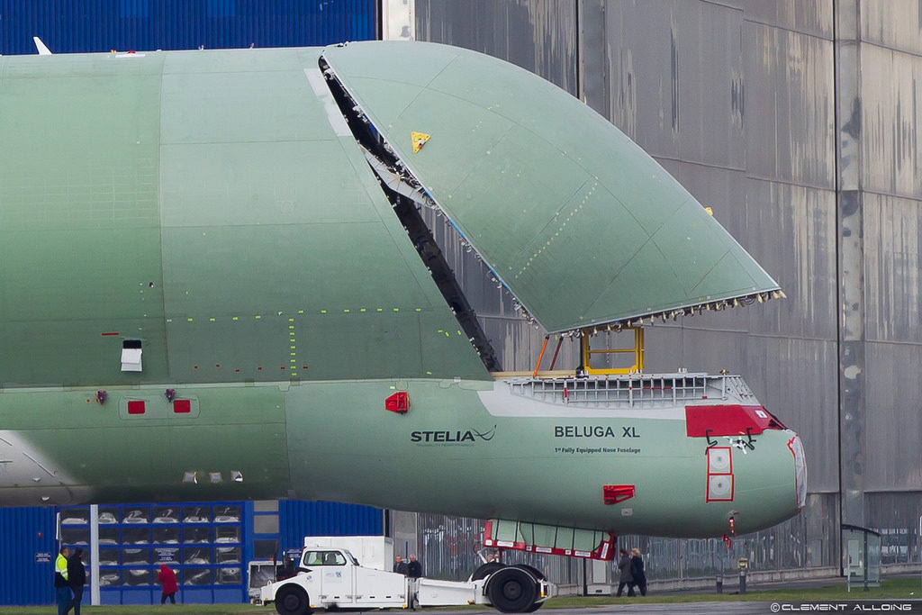 Avião Airbus BelugaXL front door open