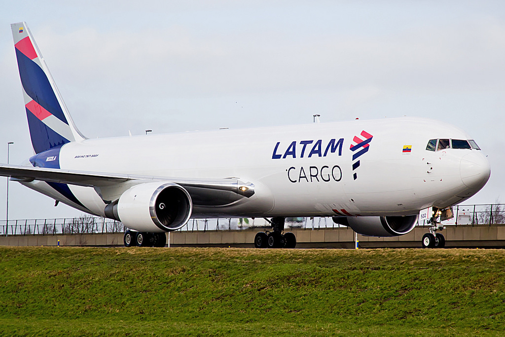 Sem slots em Amsterdã, LATAM Cargo voará entre São Paulo e Bruxelas