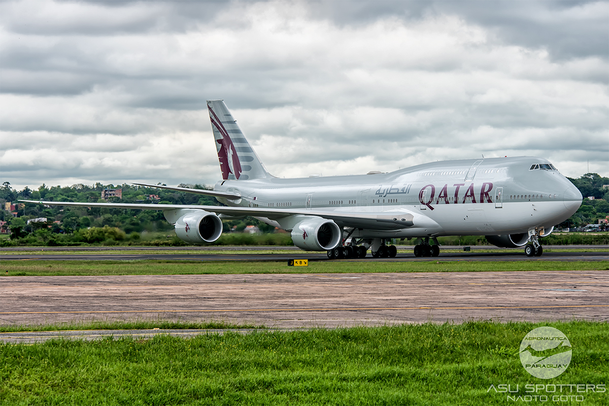 Avião Boeing 747-8i Qatar
