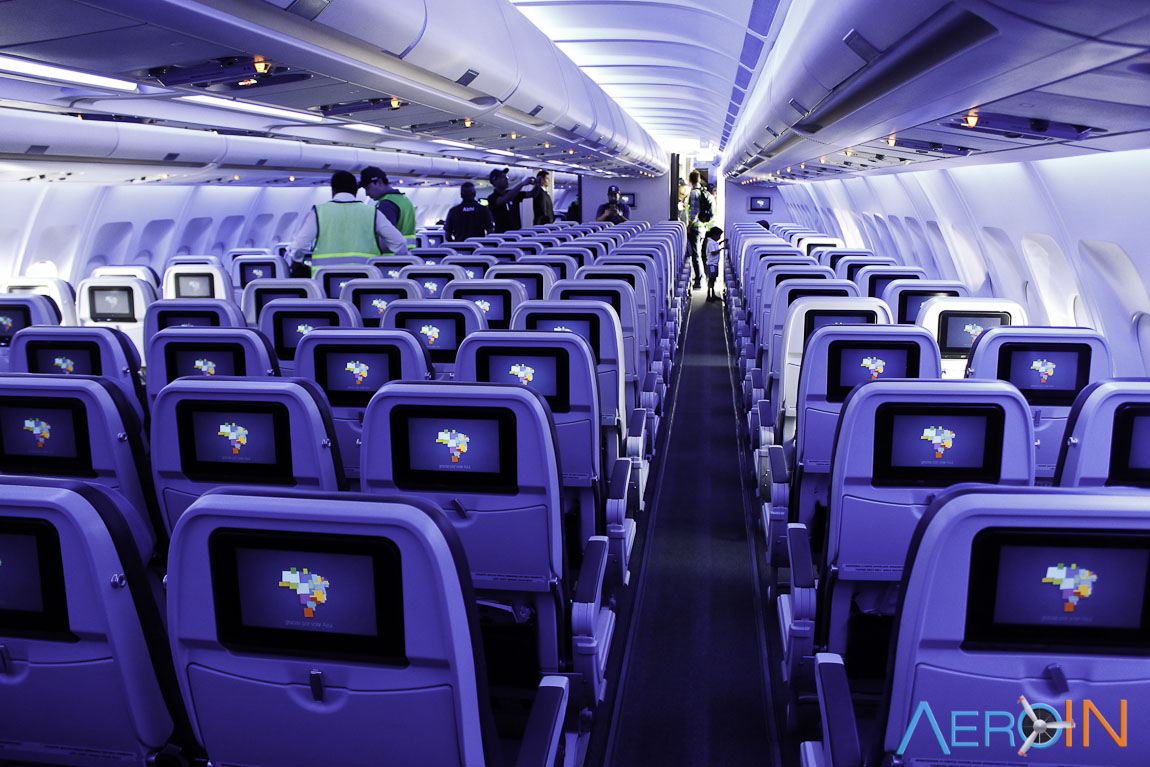 Insterior Airbus A330-200 Azul Econômica