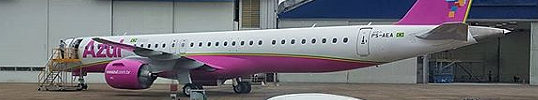 Avião Embraer E195-E2 Azul Rosa