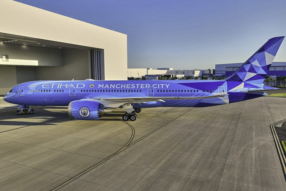 Etihad 787-9 Dreamliner Manchester City