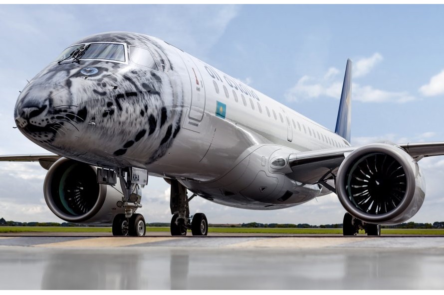 Avião Air Astana Embraer E190-E2 Leopardo das Neves