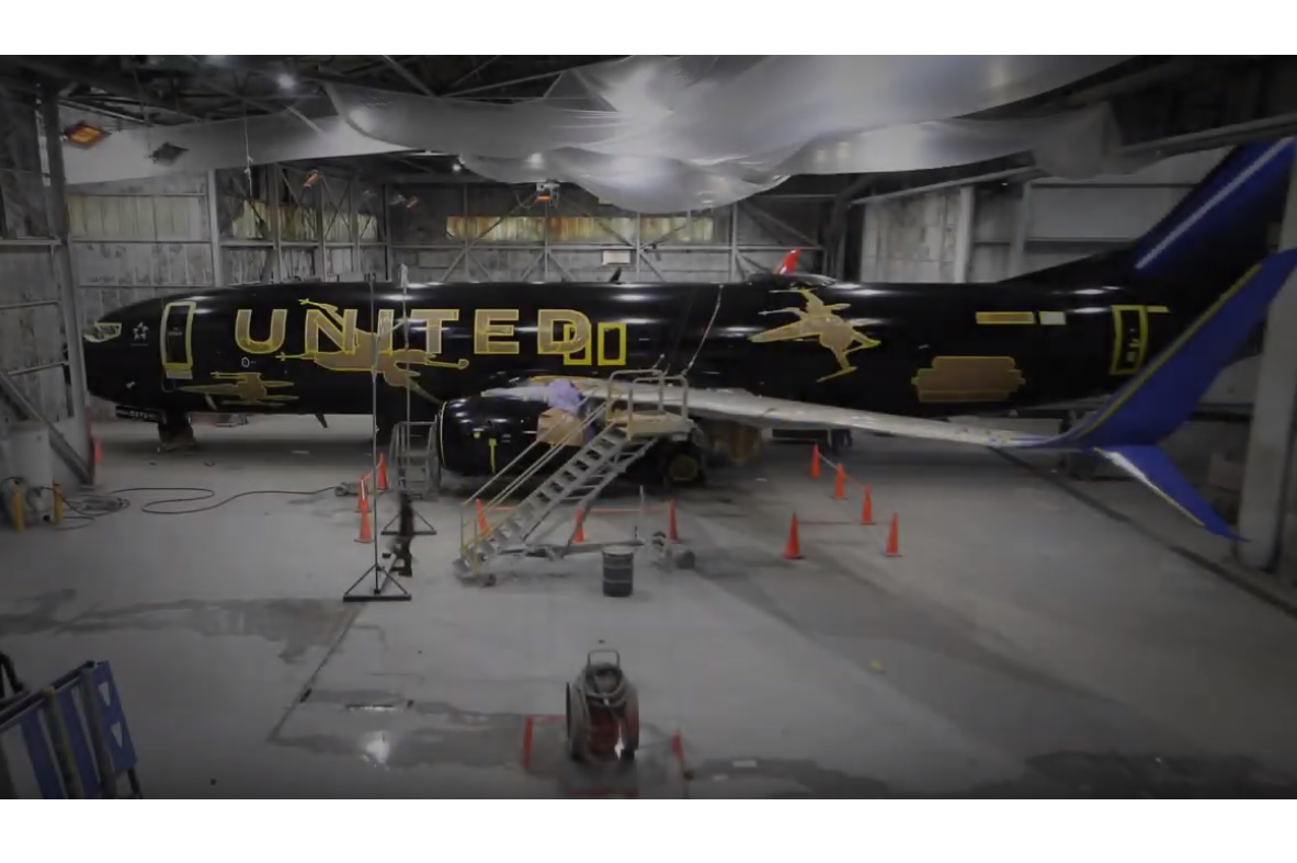 Vídeo United Pintura 737 Star Wars
