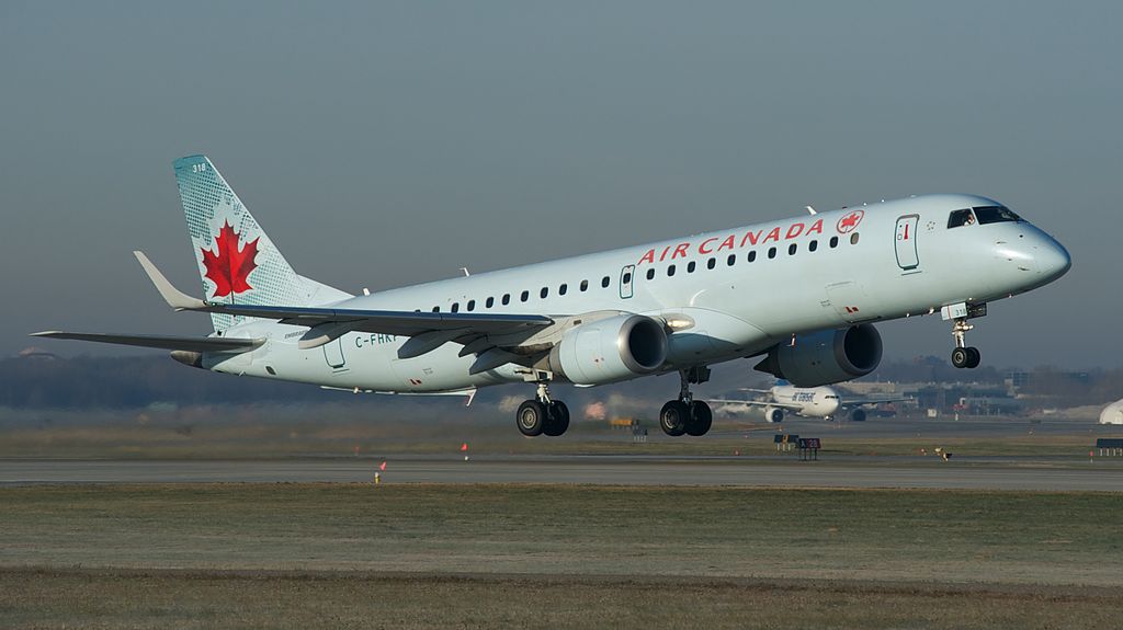 Avião Embraer E190 Air Canada