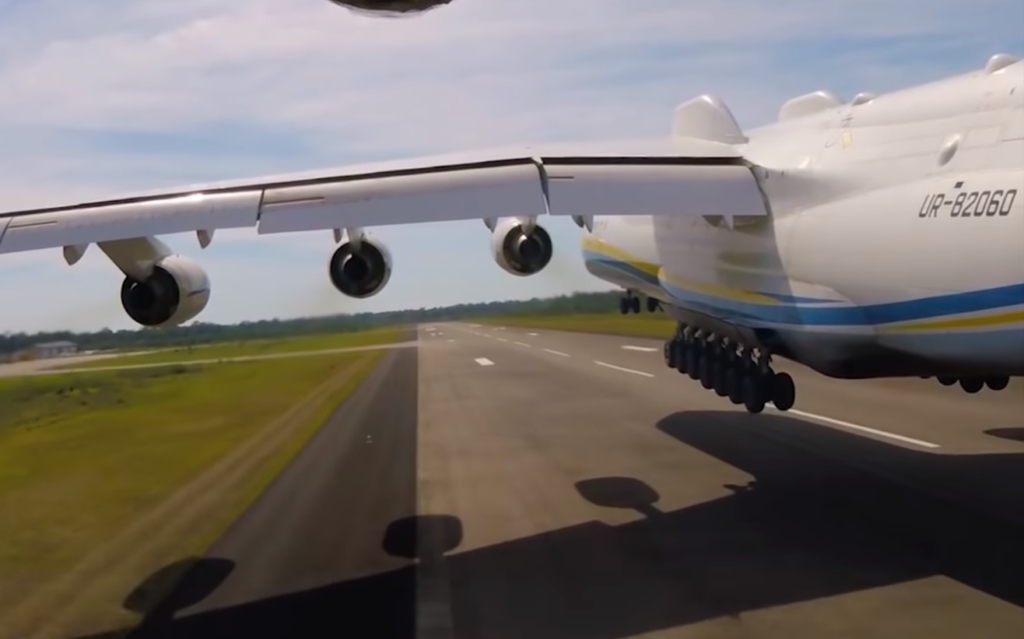 Antonov AN-225 voo câmera externa