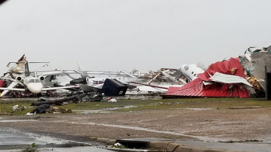 Aeroporto Monroe Destruído Tornado