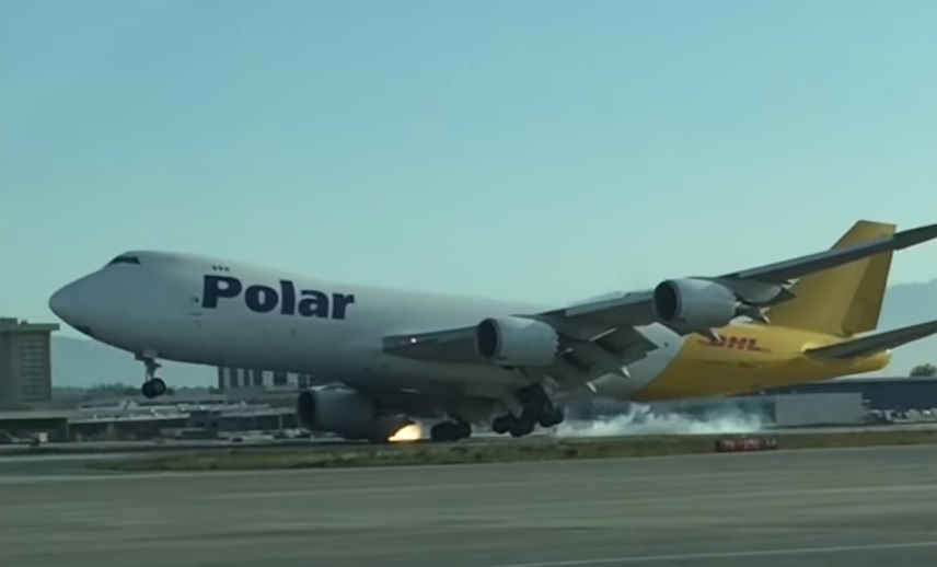Vídeo Boeing 747-8F Polar impacto motor pista Los Angeles