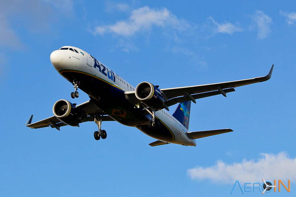 Avião Airbus A320neo Azul