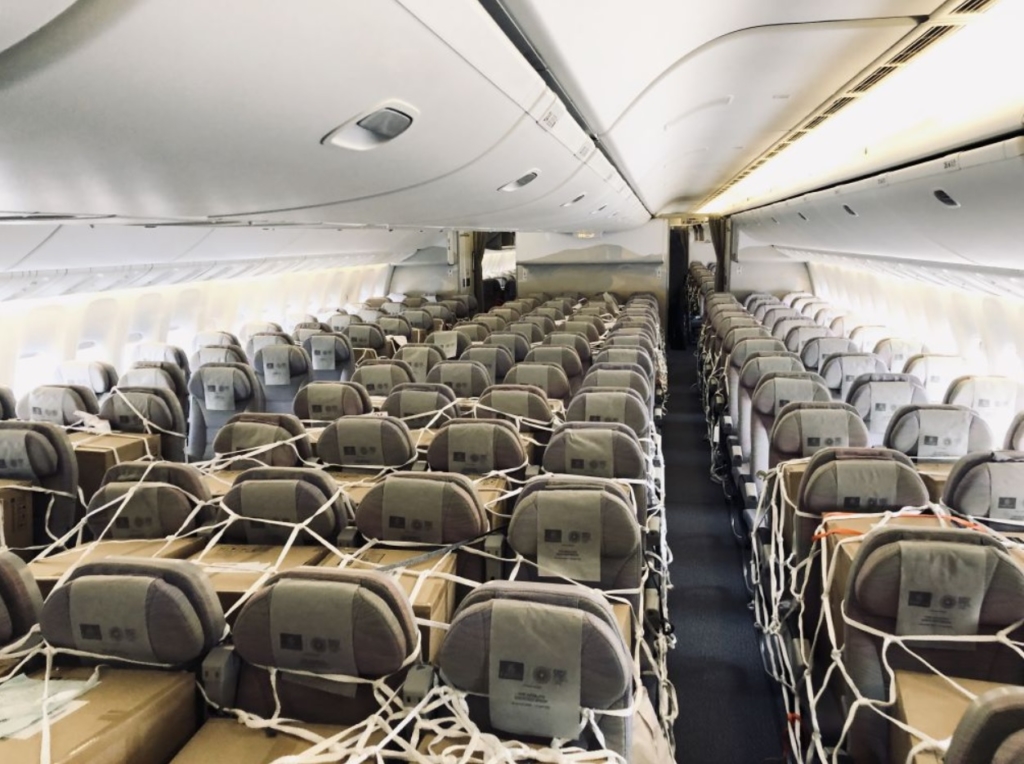 Emirates Interior 777-300ER Adaptado Carga