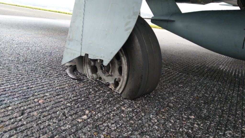 Caça F-5 FAB Força Aérea Roda Destruída Guarulhos GRU Airport