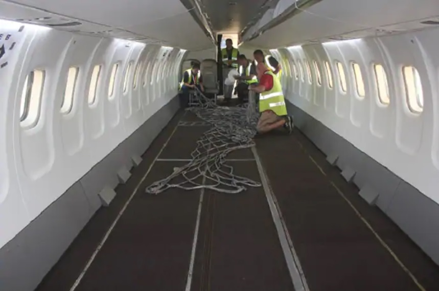 Fiji Link ATR 72 convertido cargueiro
