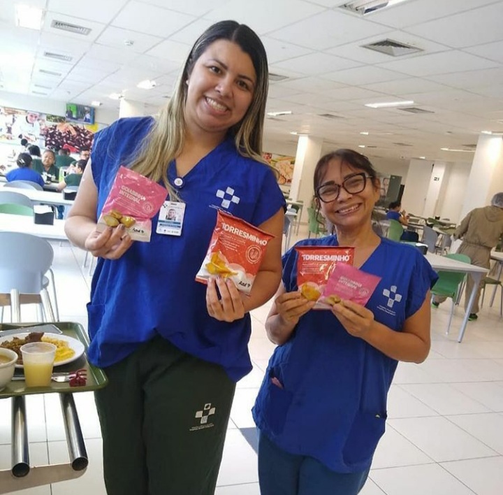 Azul doação snacks salgadinho hospitais Manaus