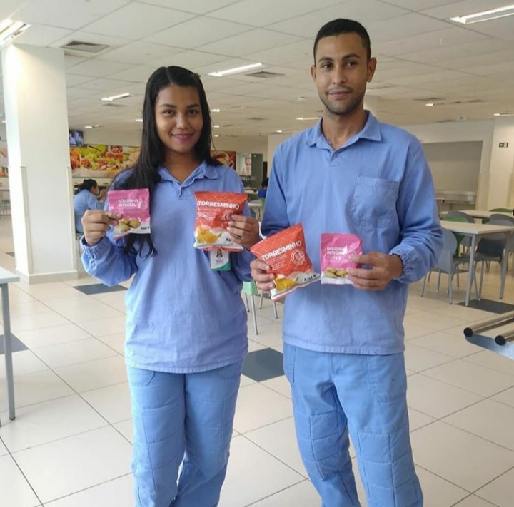 Azul doação snacks salgadinho hospitais Manaus