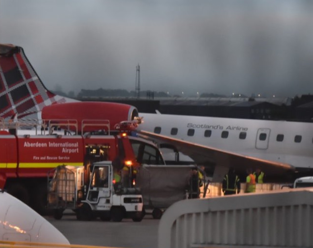 Incidente Alberdeen Colisão Dash 8 Flybe Embraer 145 Loganair