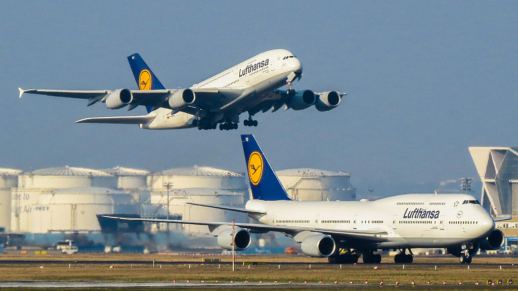 Avião Airbus A380 Boeing 747-8I Lufthansa