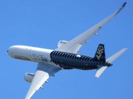 Avião Airbus A350 XWB Carbon