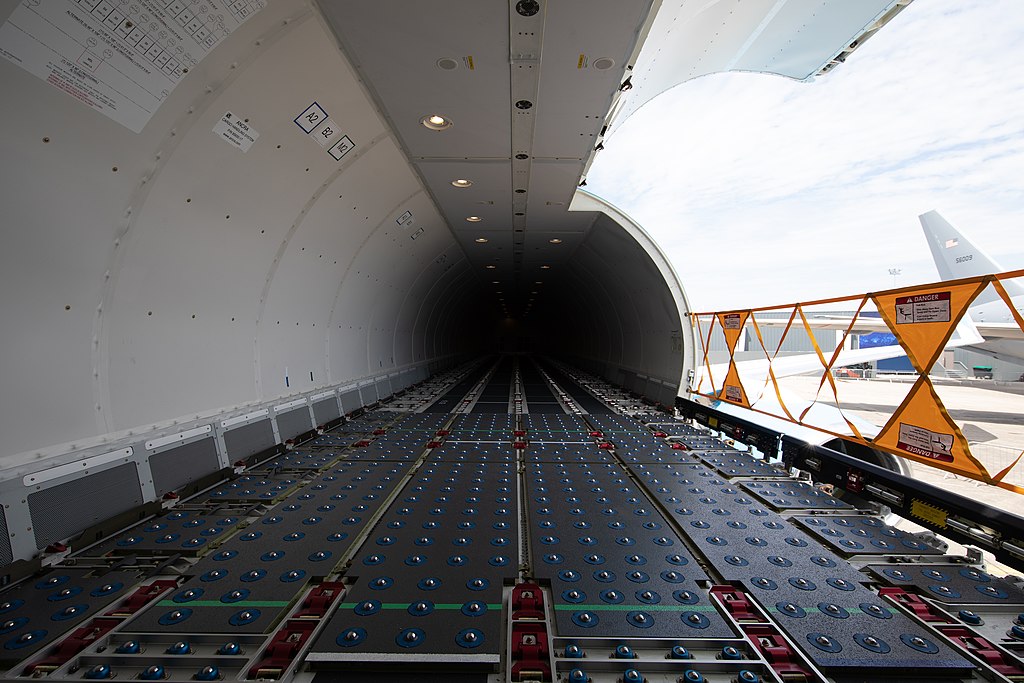 Avião Boeing 737-800BCF Interior