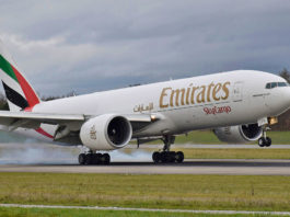 Avião Emirates SkyCargo Boeing 777F