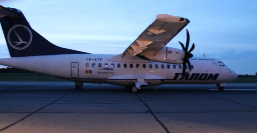 ATR 42 TAROM Pneus estourados pouso