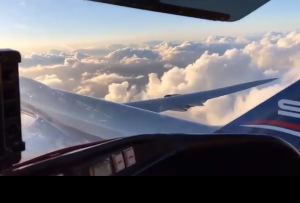 Vídeo Learjet Filmagem Aérea 747-8F Silkway
