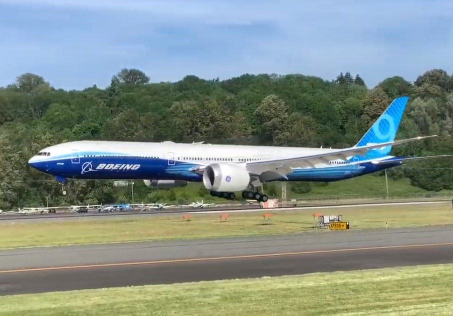 Vídeo Boeing 777X Pouso Boeing Field
